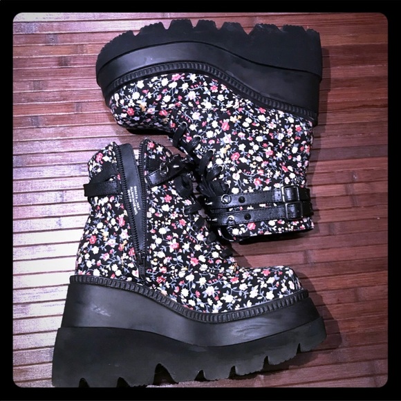Demonia Floral Platform Boots Shaker 